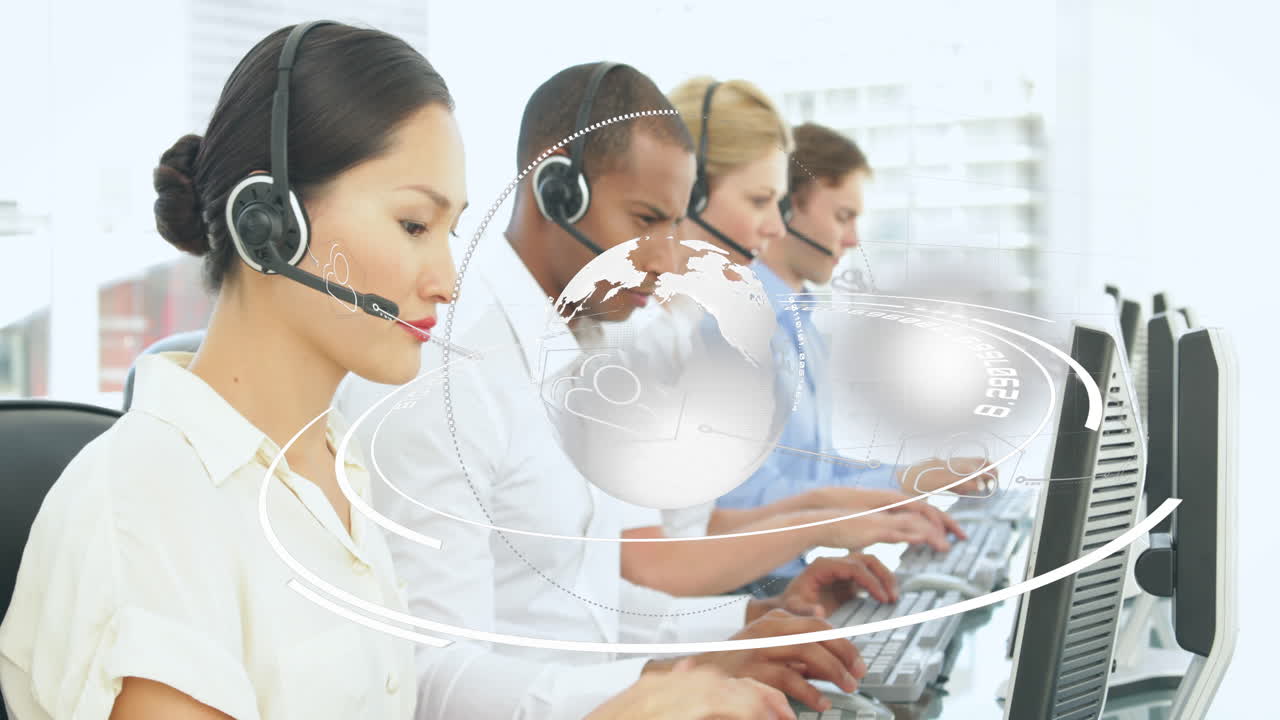 헤드 ⁇ 을 착용한 다양한 사무실 직원들에 대한 연결 네트워크의 애니메이션