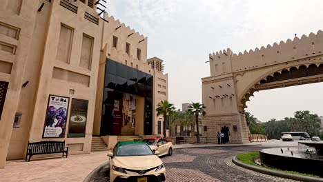 fountain and archway at souk madinat jumeirah