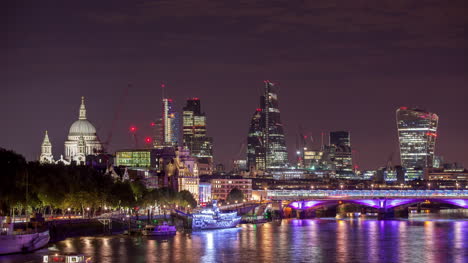 Waterloo-Bridge-Gherkin-Night-4K-00