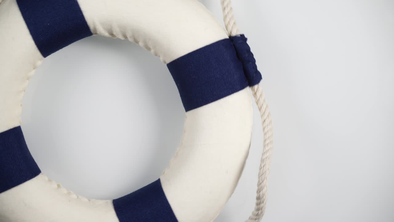 클로즈업 라이프 보이 구조 링 회전