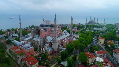 Aéreo-Santa-Sofía-Mezquita-Azul-Estambul-Turquía-Retroceder-Cinematográfico-Establecer-Disparo-De-Drone