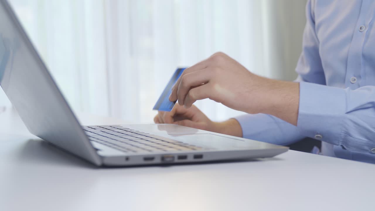 shopping online, uso di carte di credito.