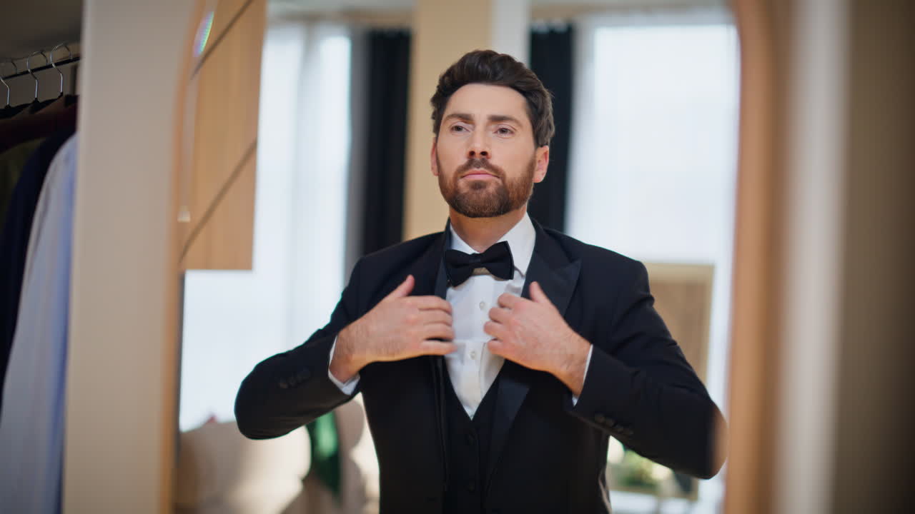 Page 2 | Businessman sexy Videos - HD and 4K to download