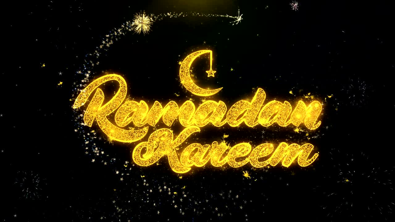 Testo di auguri Ramadan Kareem su spettacolo di fuochi d'artificio con particelle d'oro