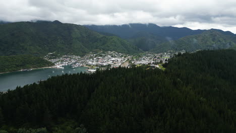 Picton-harbor-in-New-Zealand-in-aerial-establishing-shot