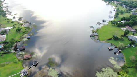 inclínate hacia arriba desde las hermosas casas del lago florida para ver la puesta de sol