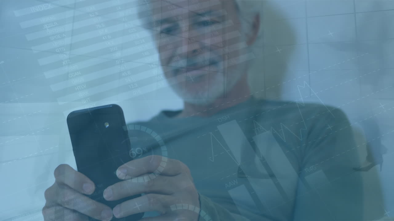 Animazione di elaborazione dati su uomini caucasici che usano smartphone