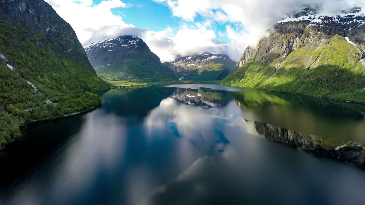 imágenes aéreas de la hermosa naturaleza de noruega.
