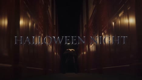 animación del texto de la noche de halloween sobre una figura zombie aterradora en un pasillo oscuro