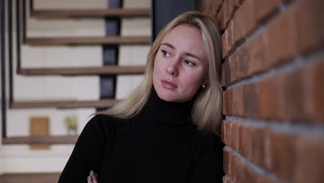 Sad-woman-sitting-on-the-stairs