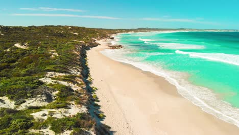 Olas-Suaves-En-La-Mágica-Playa-De-Arena-De-La-Bahía-De-Pennington,-Sur-De-Australia