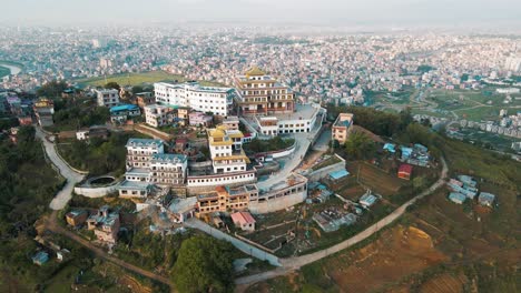 Luftaufnahme-Eines-Hügels-In-Kathmandu,-Nepal