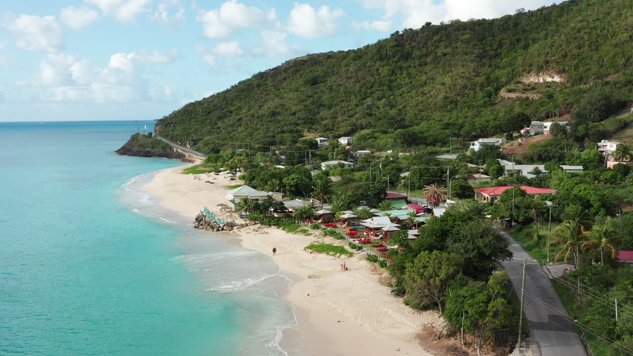 카리브해 모래 해변의 드론 영상