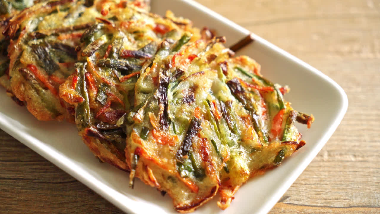 파전 또는 한국 팬케이크 또는 한국 피자 - 한국 전통 음식 스타일