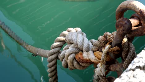 fastening of the rope at the pier