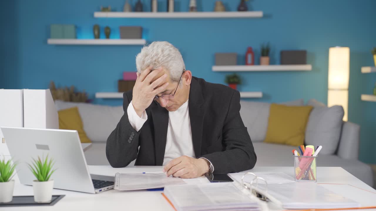 홈 오피스 워커가 파산하고 손실을 보고 있습니다.