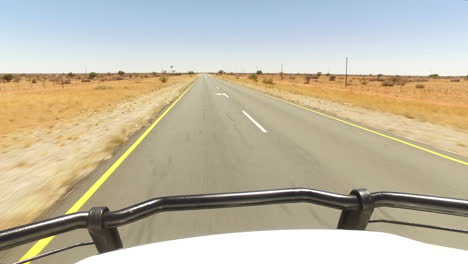Leere-Straße-In-Namibia-Mit-4x4