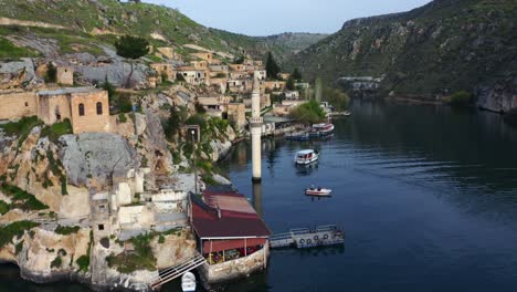 Aerial-view-of-Historical-Village-Of-Old-Halfeti-By-Euphrates-River-In-Sanliurfa,-Turkey