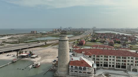 Neubau-Von-Leuchtturm-Und-Eigentumswohnungen-In-Nueces-Bay-In-Texas