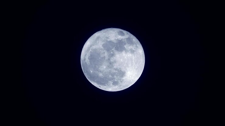 Super Lua de 2017 momentos após o nascer da lua