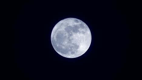 2017 súper luna momentos después del amanecer.