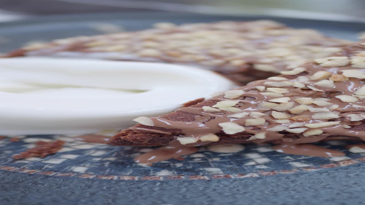 아이스크림과 함께 초콜릿 브라우니