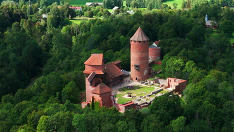 Turaida-castle-ruins-in-Latvia,-Sigulda