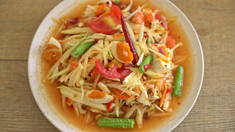 Som-Tum---Thai-Spicy-green-papaya-salad-with-salty-eggs---Asian-food-style