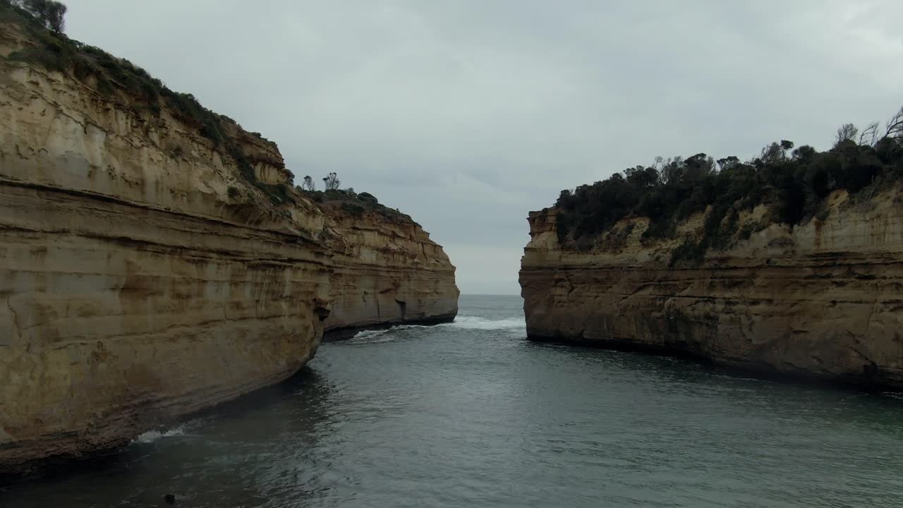 impresionantes imágenes aéreas de 12 apóstoles a lo largo de la costa australiana, las vacaciones de la gran carretera oceánica