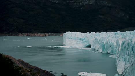 prominente glaciar perito moreno en el parque nacional de los glaciares, provincia de santa cruz, argentina