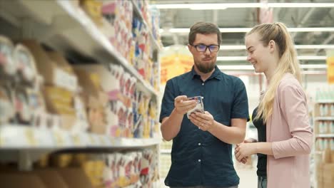 couple shopping for groceries