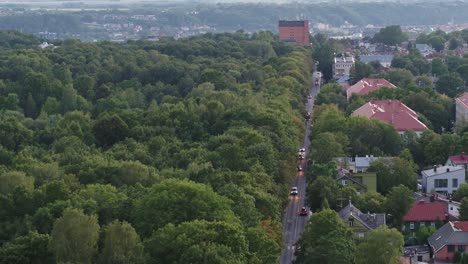 Parque-Oakwood-En-Kaunas,-Lituania.-Vista-Aérea-De-Drones