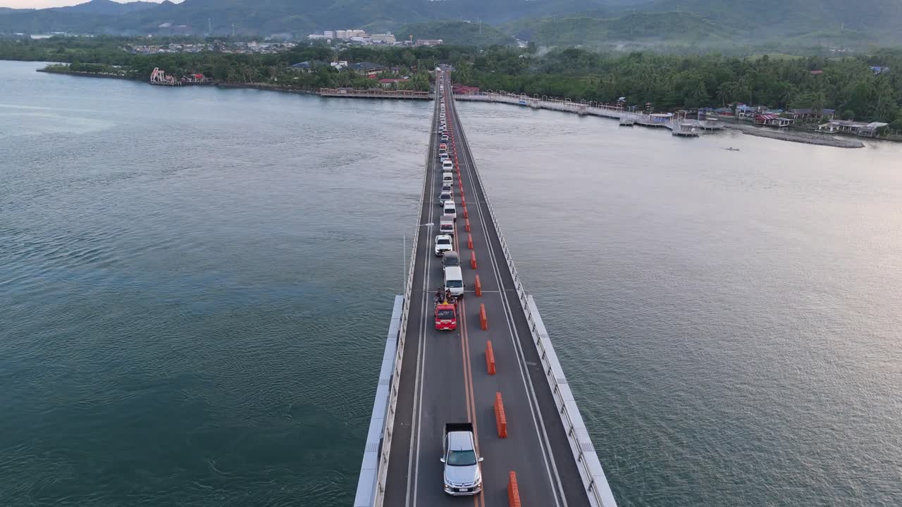 San Juanico Bridge traffic problems as the bridge undergoes repair between leyte and samar philippines