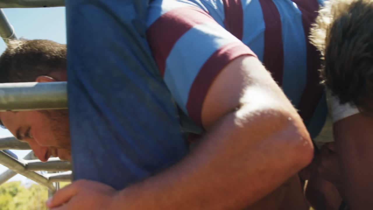 jugadores de rugby practicando para defender 4k 4k