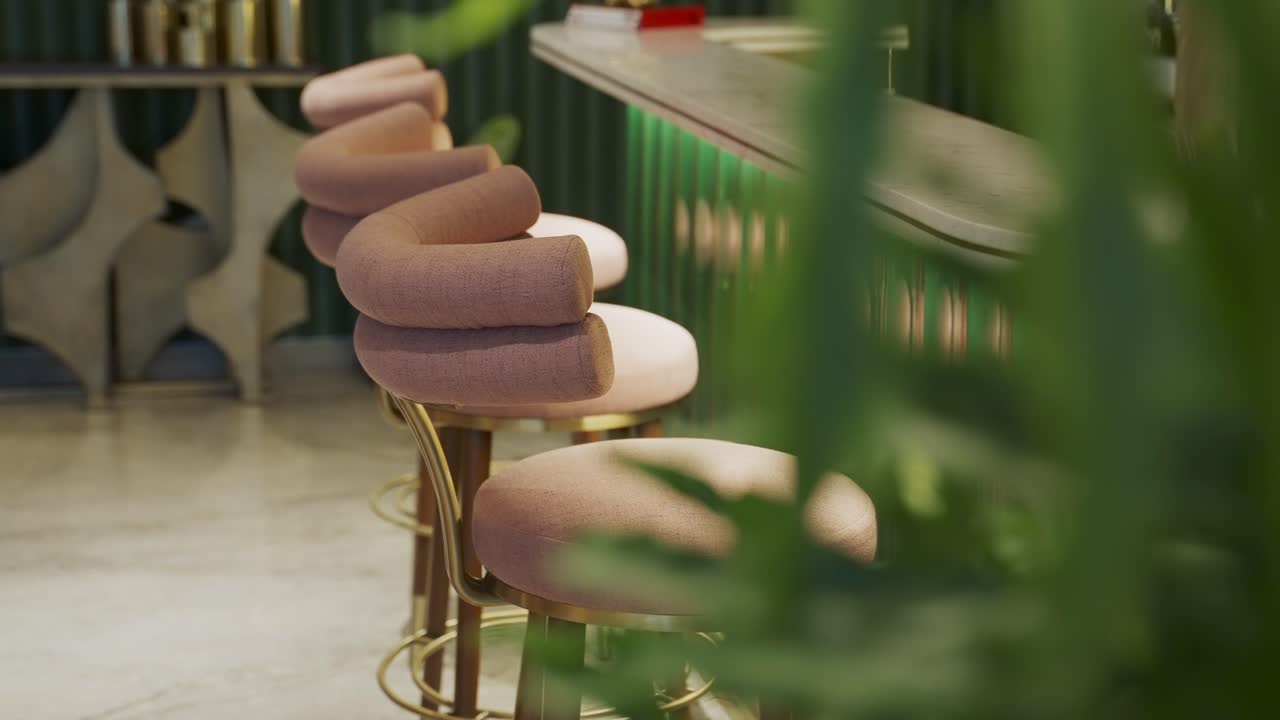 집과 술집 의자 - 슬라이딩