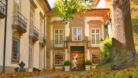 Außenansicht-Von-Casa-Do-Passadico,-Haushaltswarengeschäft-In-Braga,-Portugal