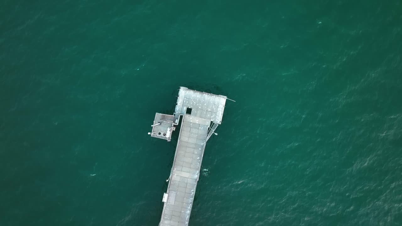 텍사스 주 코퍼스 크리스티에 있는 밥 홀 부두의 하향식 전망 - 공중 드론 샷