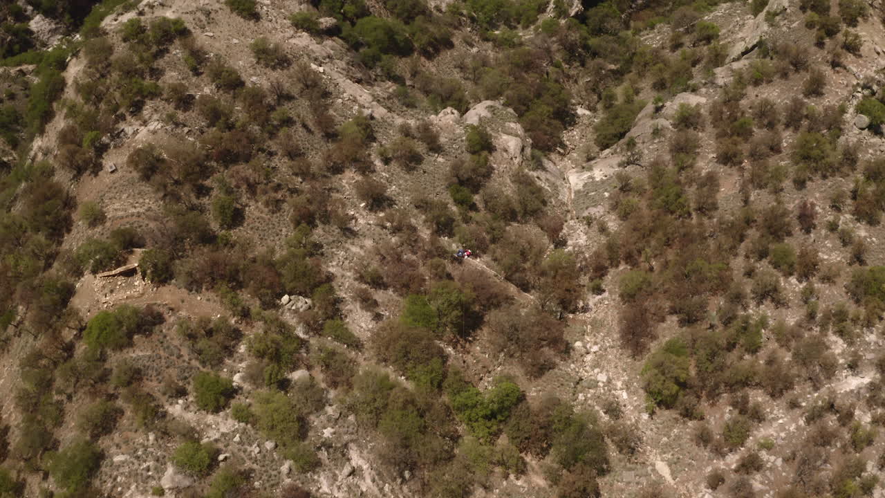 drone de una tirolesa en las tierras altas de barranca del cobre, chihuahua