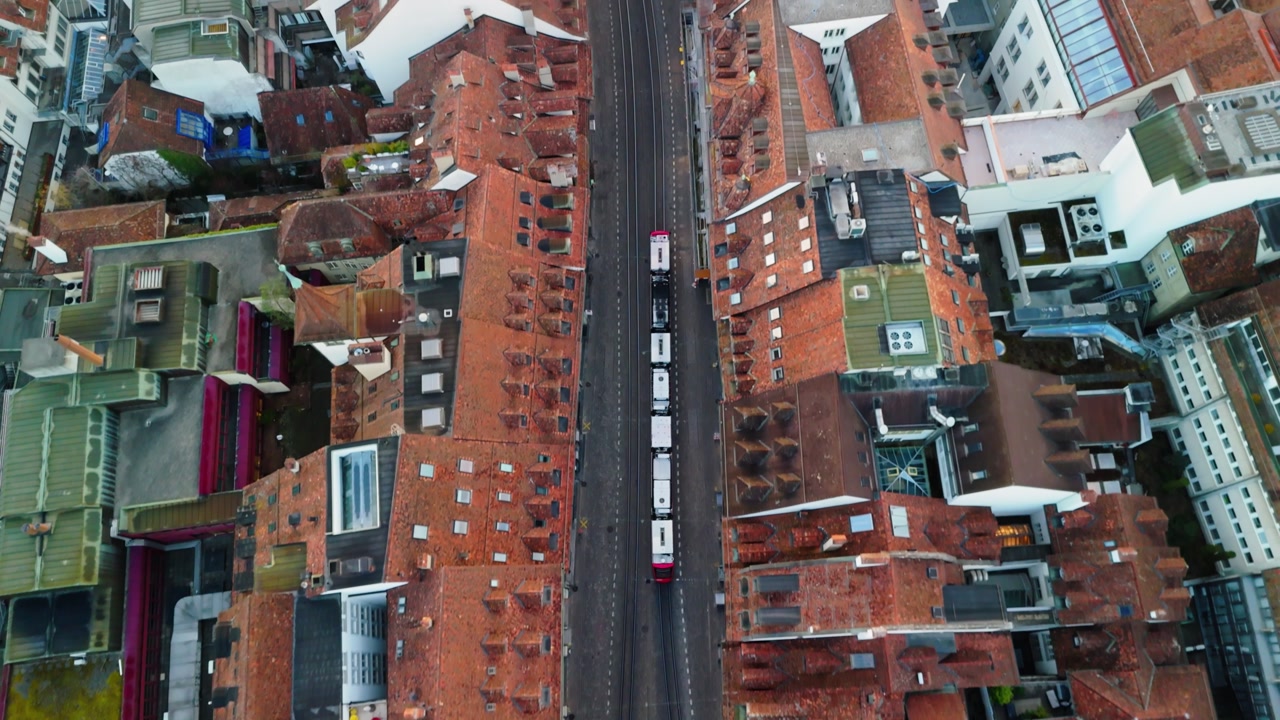 Following a tram with a drone trough the streets of Bern. From "Käfigtower" till "Zytgloggetower".