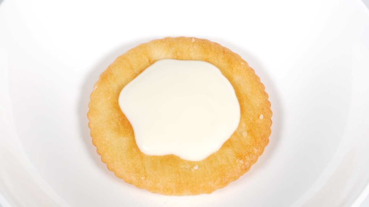 초콜릿과 함께 둥근 크래커