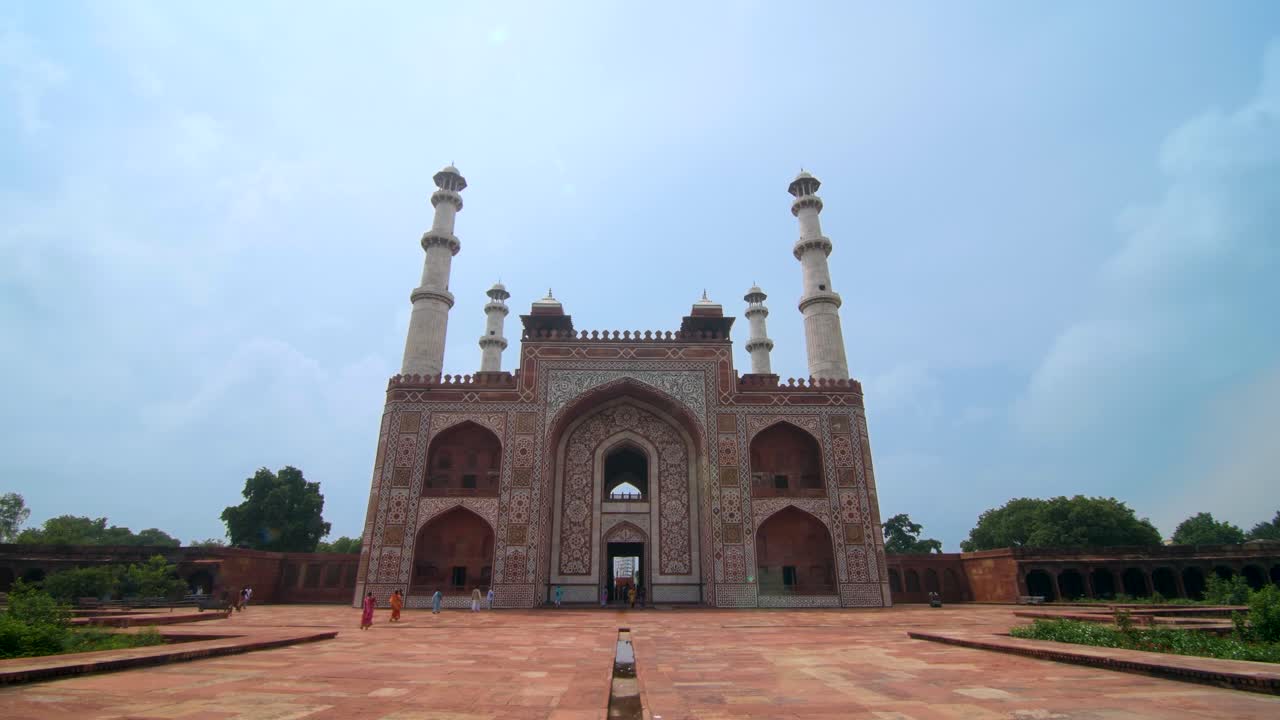 Tomba di Akbar ripresa con obiettivo grandangolare