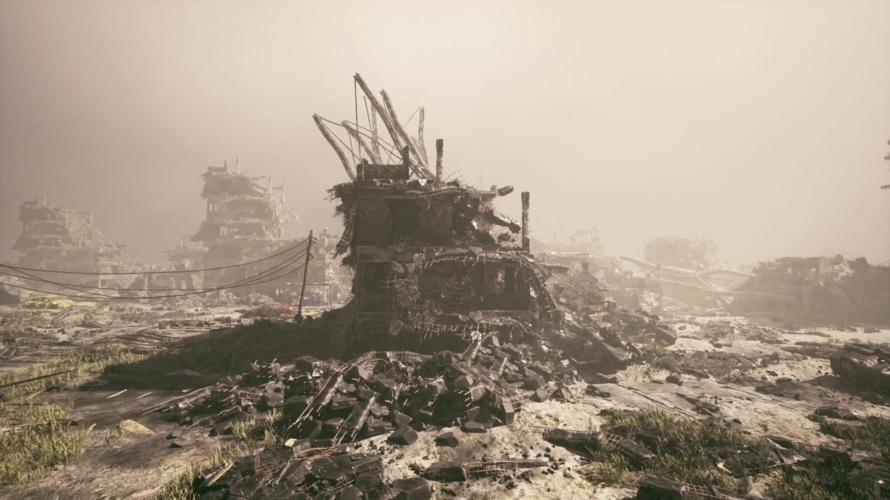 Inquietanti resti di fabbrica inghiottiti da vegetazione rampicante e nebbia.