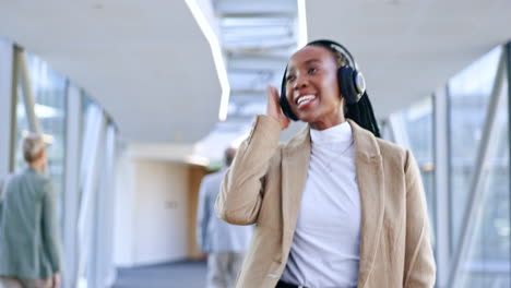 Auriculares,-Música-Y-Baile-De-Mujer-De-Negocios