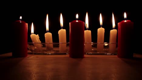 Velas-Encendidas-Fondo-Negro-2