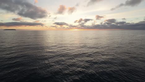 Atemberaubender-Sonnenaufgang-Von-Der-Insel-Porto-Santo