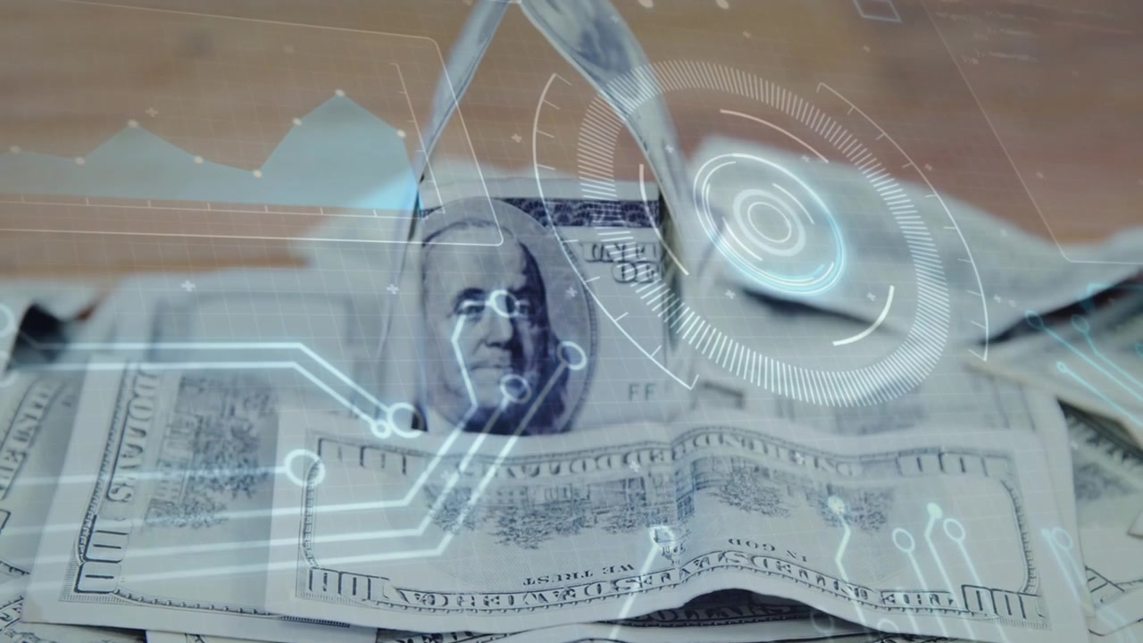 Banconote da 100 dollari scansionate dopo l'apparizione graduale di un HUD, con uno strumento metallico che scende e pizzica per un controllo facciale.
