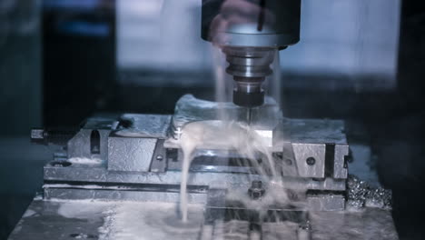 máquina de fresado cnc para el trabajo de metales.