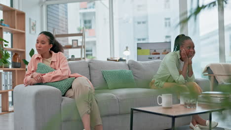 mujer, lesbiana y pareja ignoran en la separación