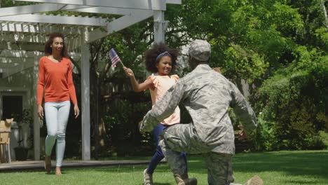 Soldier-with-his-family