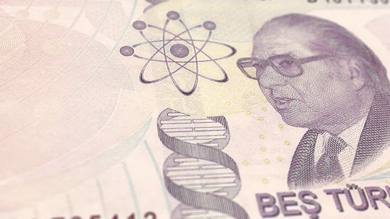 터키 리라 5 리라 지폐, 5 터키 라이라, 터키 라이러의 클로즈업 및 매크로 뷰, 추적 및 도리, 5, 10, 20, 50, 100, 200 터키 라이르 지폐 관찰 및 예비 측면, 터키 돈 통화 배경, 루프 가능한 움직이는 이미지